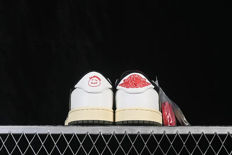 All categories Air Jordan Jordan series basketball shoes Air Jordan 1 Low ZG version Travis Scott x Air Jordan 1 Low OG AJ1 Joe 1 undercut low top full head layer DZ4137-106